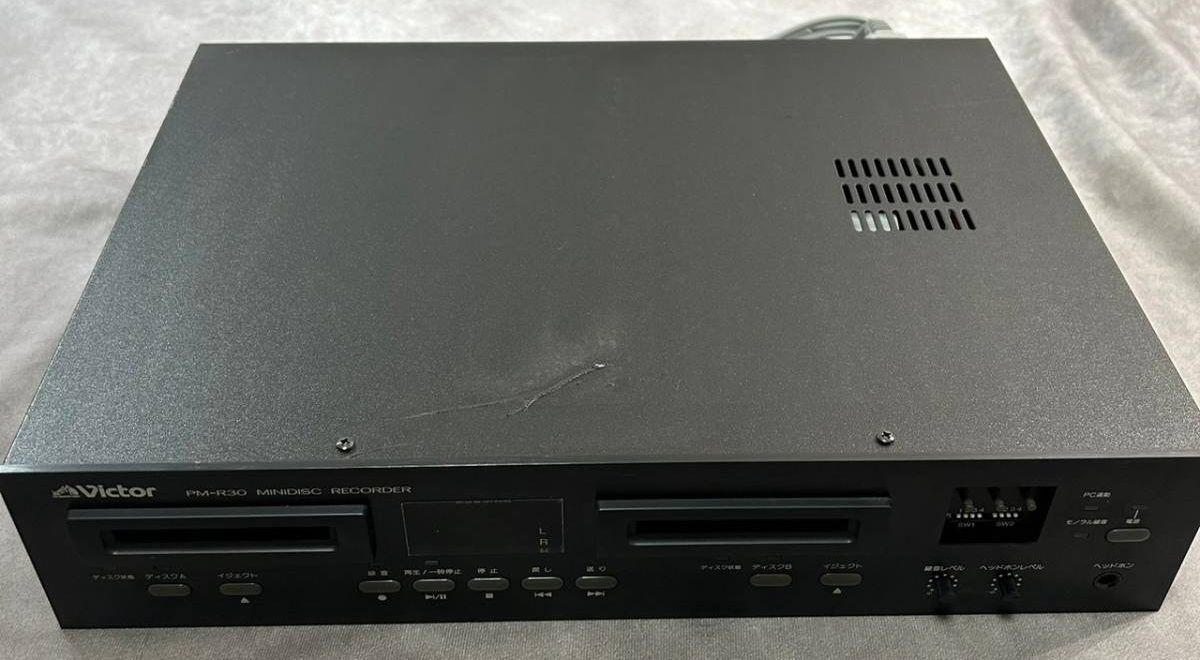 victor_pm-r30_1.jpg victor_pm-r30_1.jpg