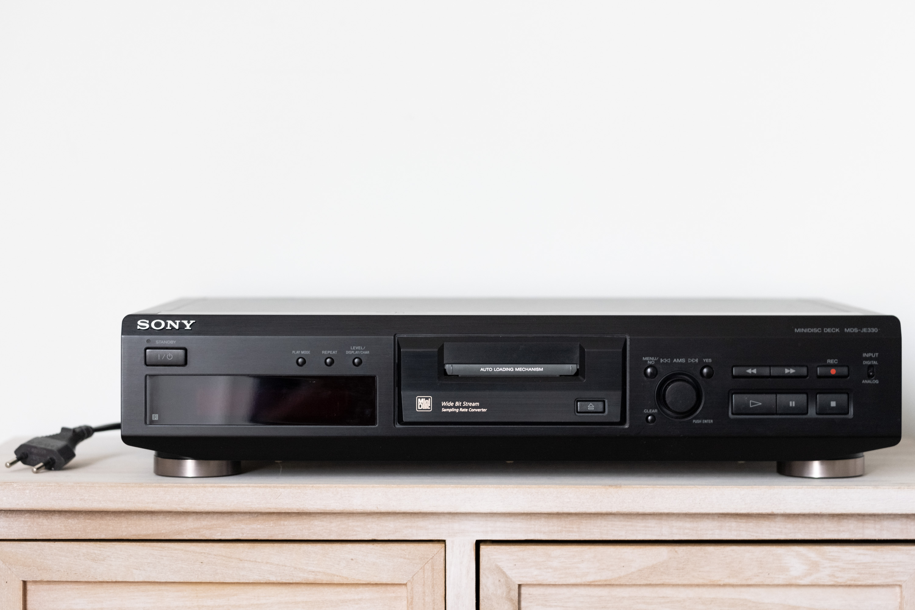sony_mds-je330_front.jpg sony_mds-je330_front.jpg