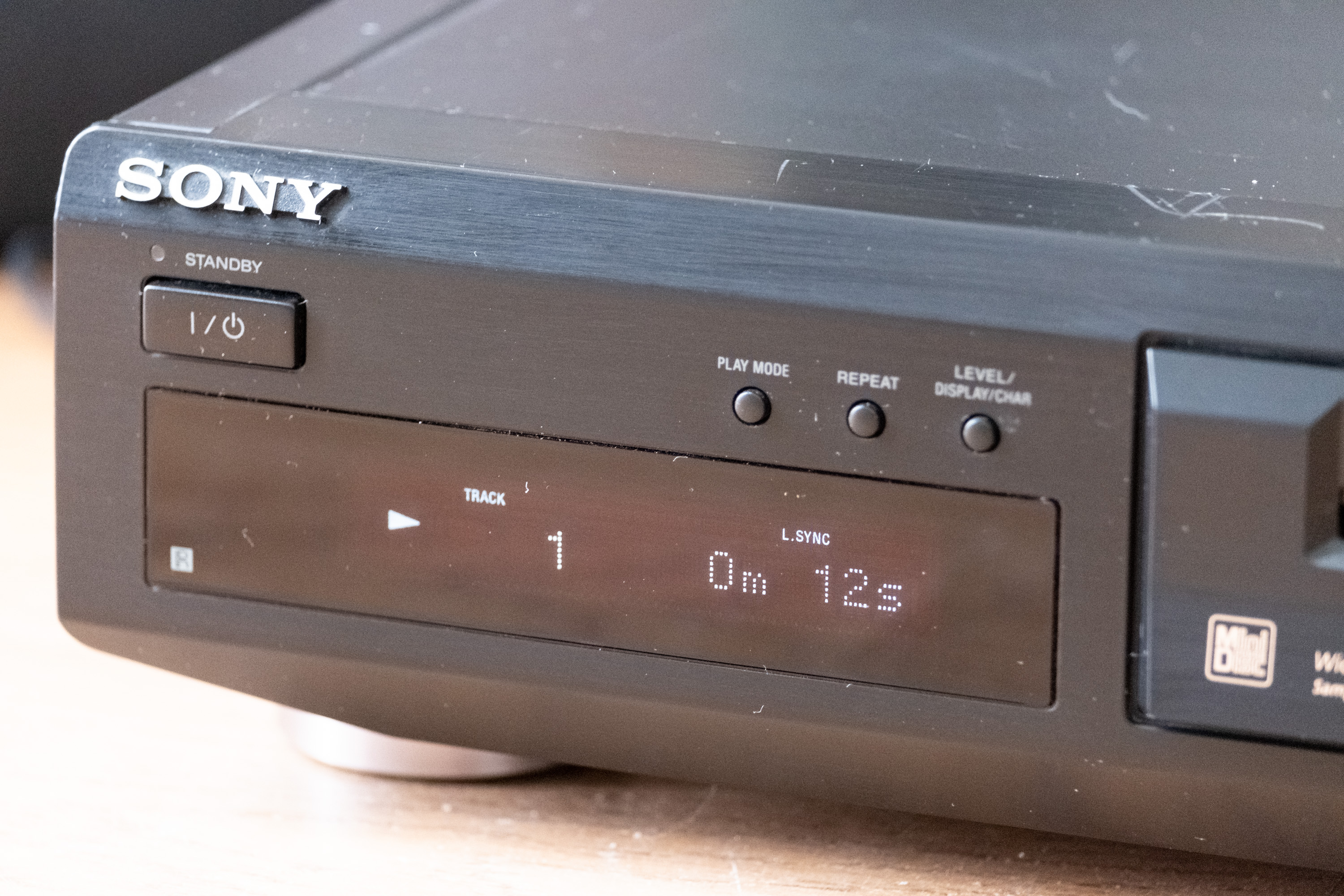 sony_mds-je330_display1.jpg sony_mds-je330_display1.jpg