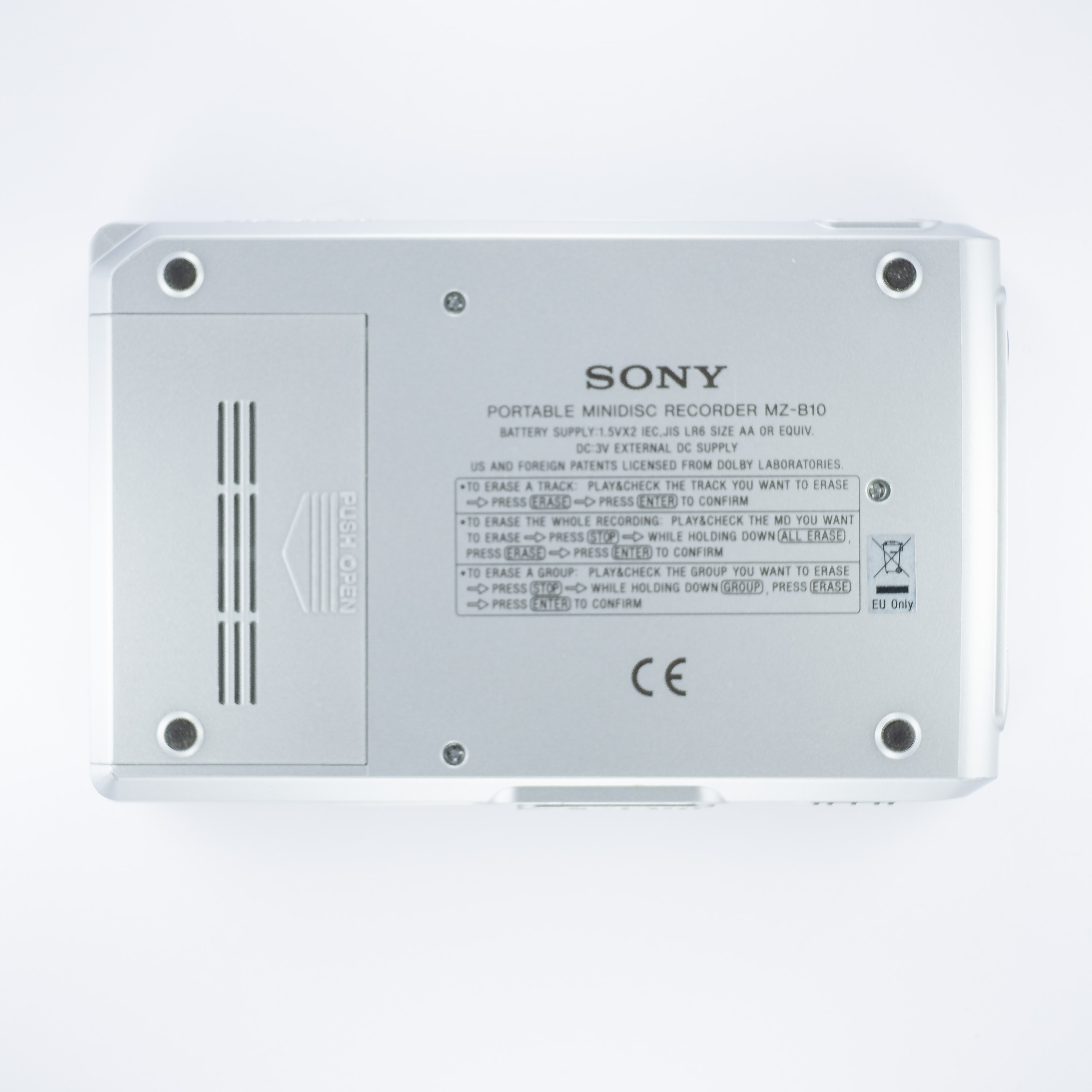 sony_mz_b10_bottom.jpg sony_mz_b10_bottom.jpg