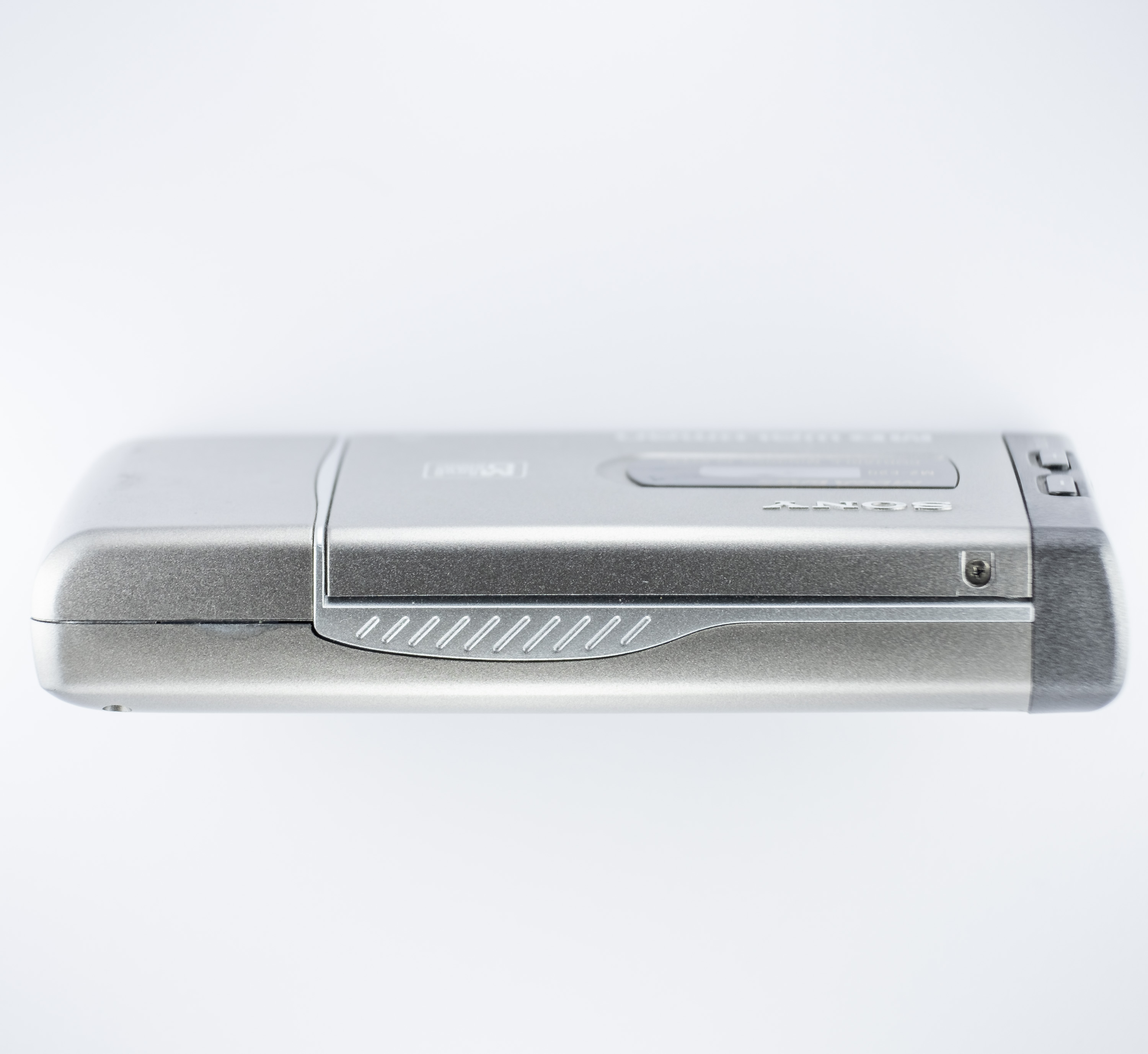 sony_mz_e20_back.jpg sony_mz_e20_back.jpg