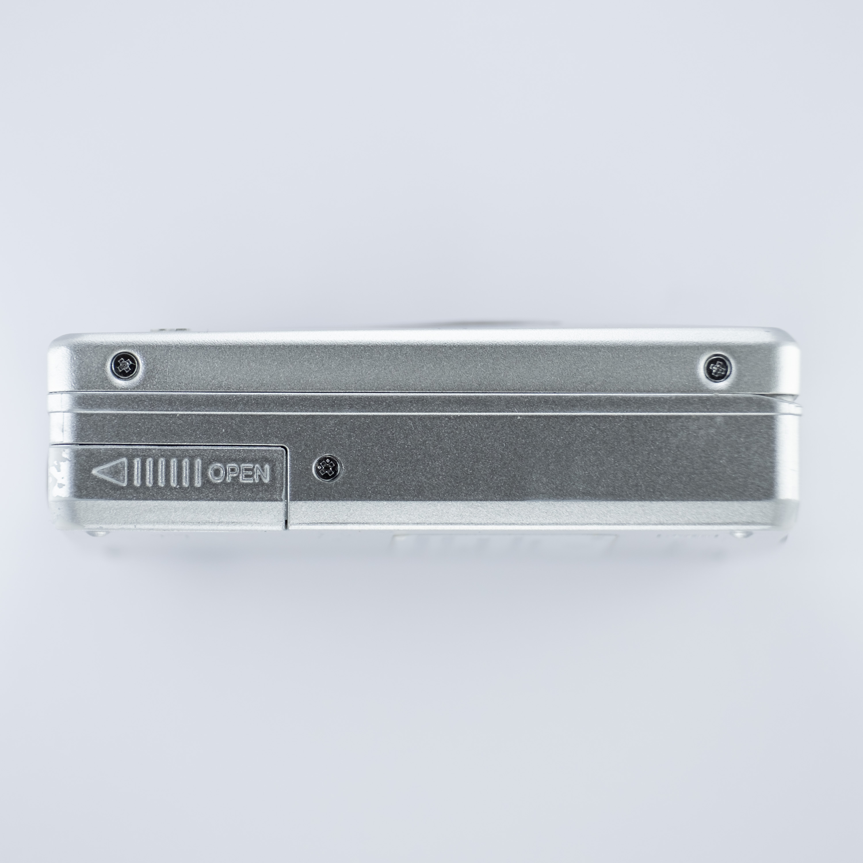 sony_mz_n710_silver_left.jpg sony_mz_n710_silver_left.jpg