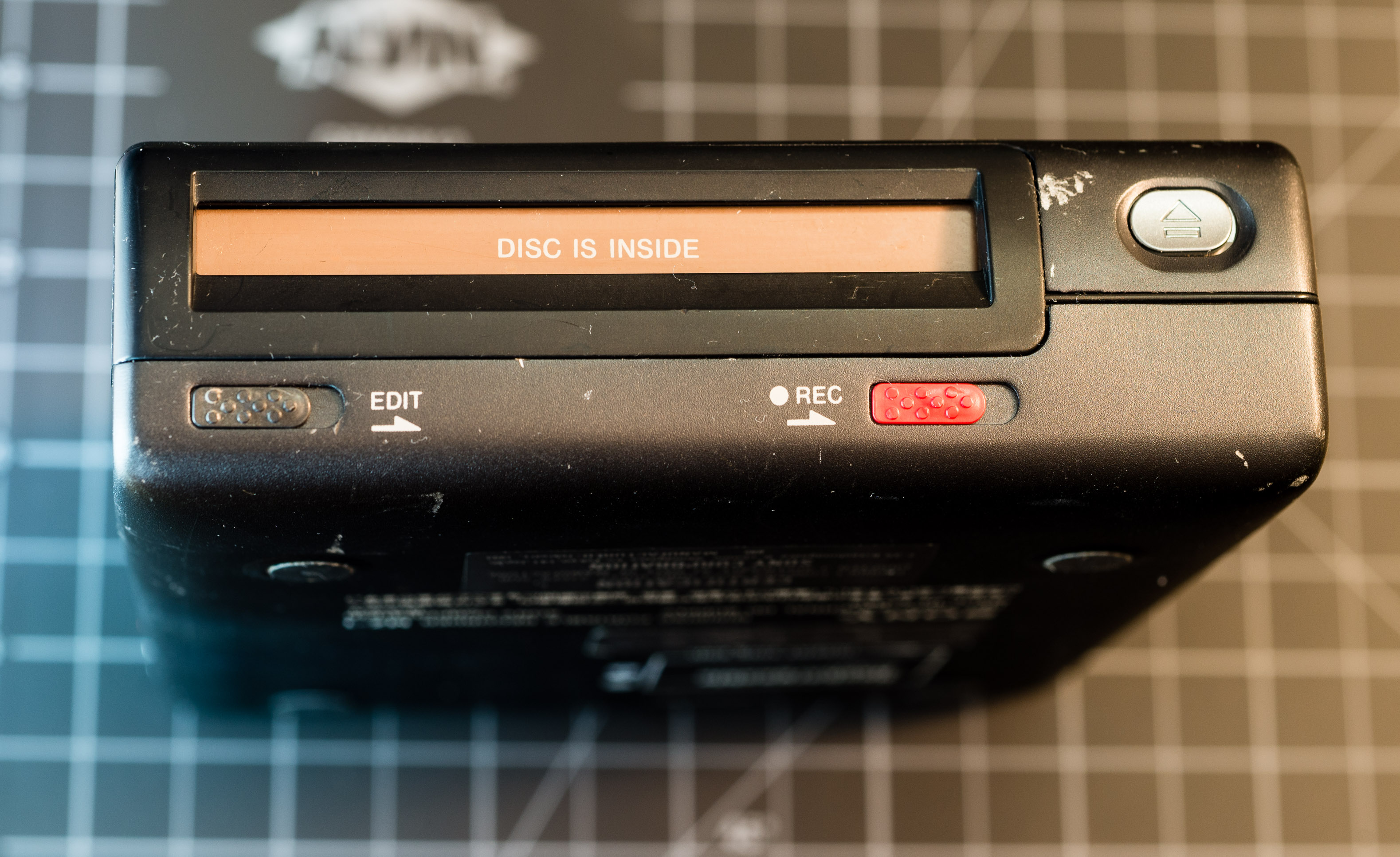 Sony MZ-1 Front (MD inserted) Sony MZ-1 Front (MD inserted)