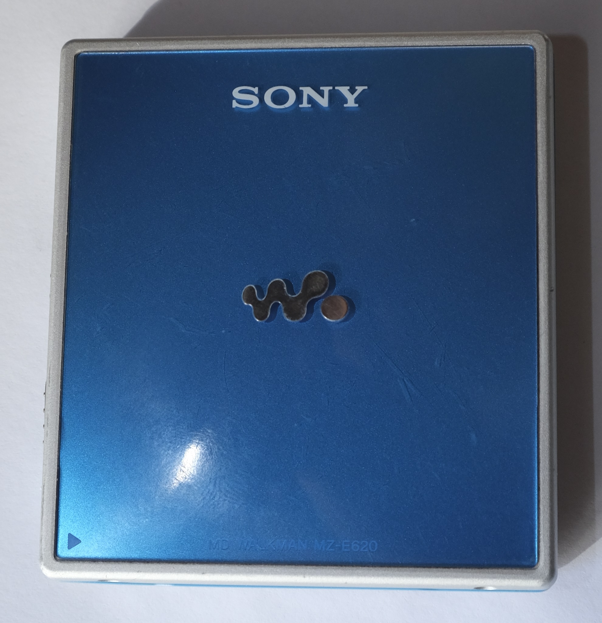 sony_mz_e620_blue_top.jpg sony_mz_e620_blue_top.jpg