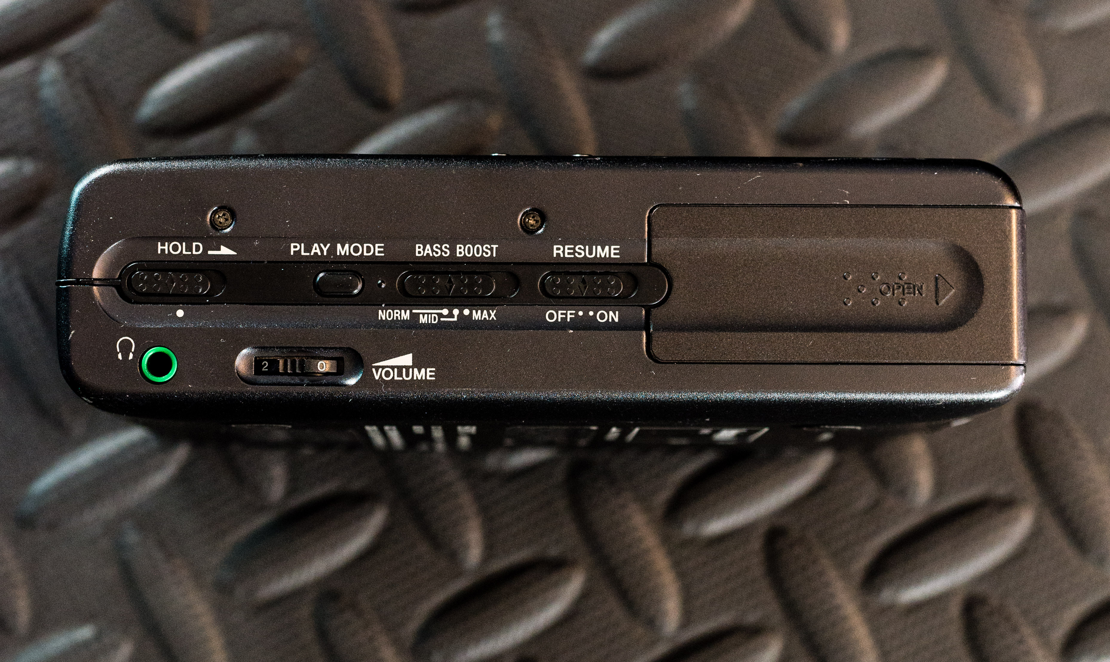 Sony MZ-1 Right Sony MZ-1 Right