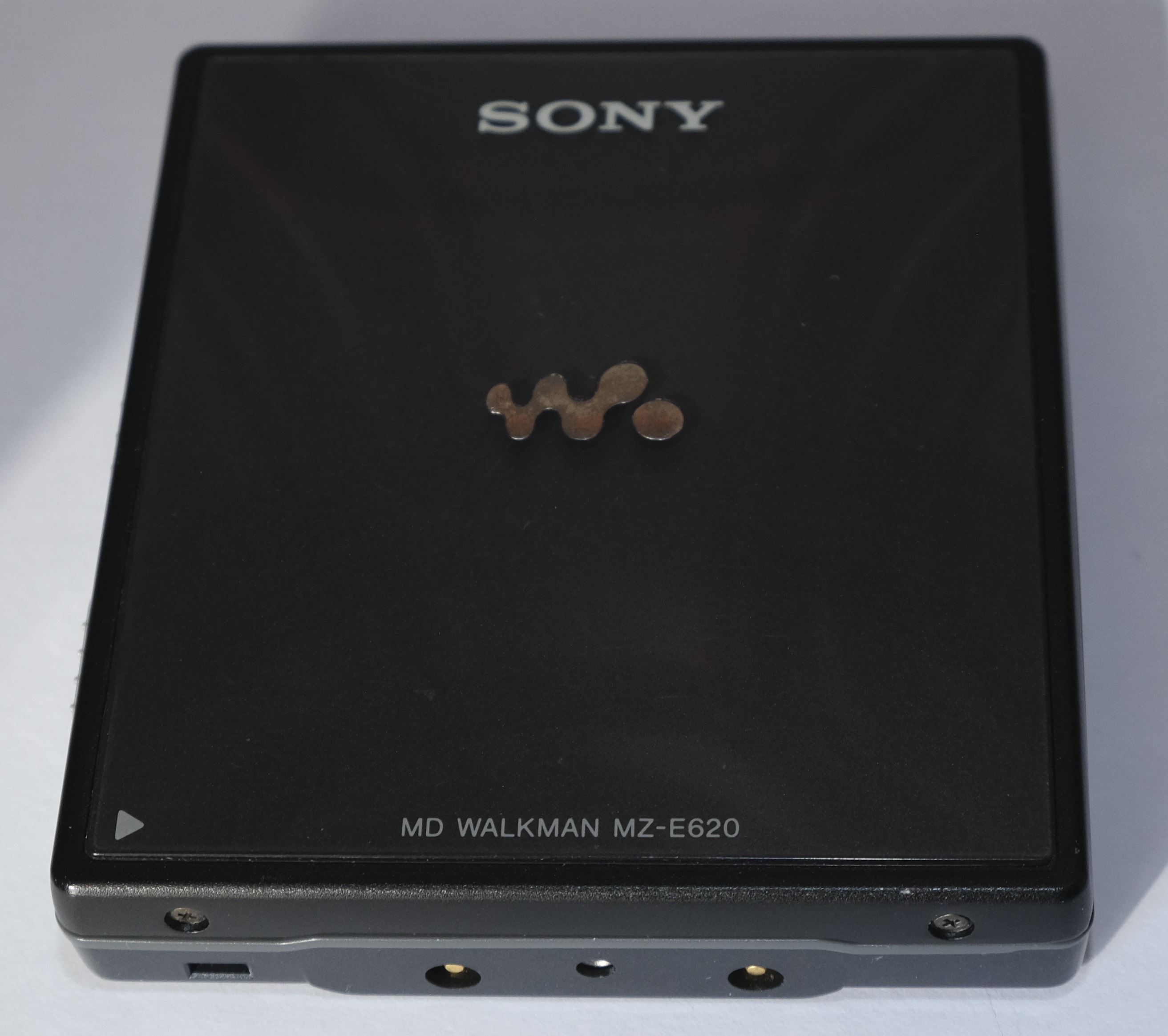 sony_mz_e620_black_top.jpg sony_mz_e620_black_top.jpg