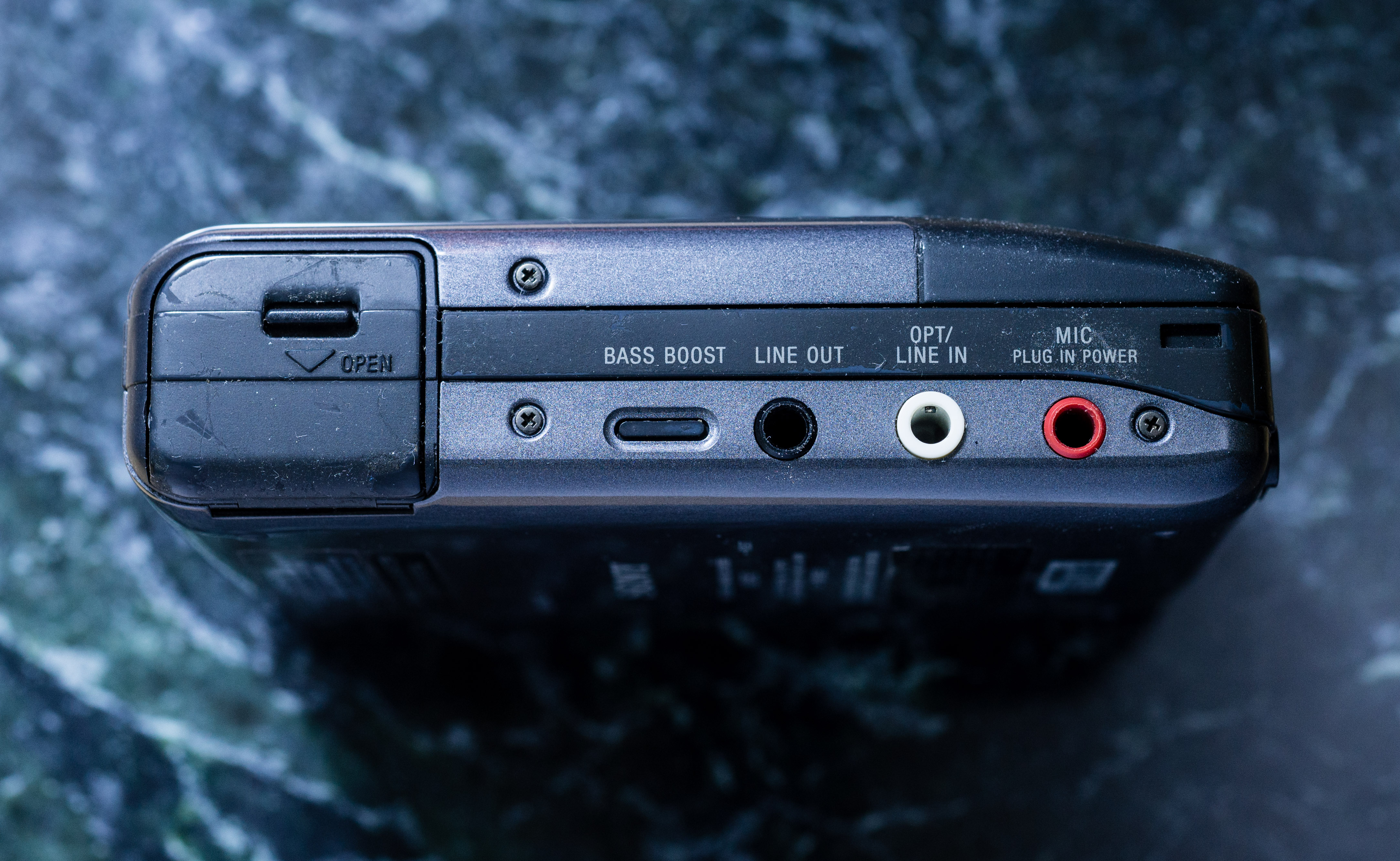 Sony MZ-R2 Side Connections and battery port Sony MZ-R2 Side Connections and battery port