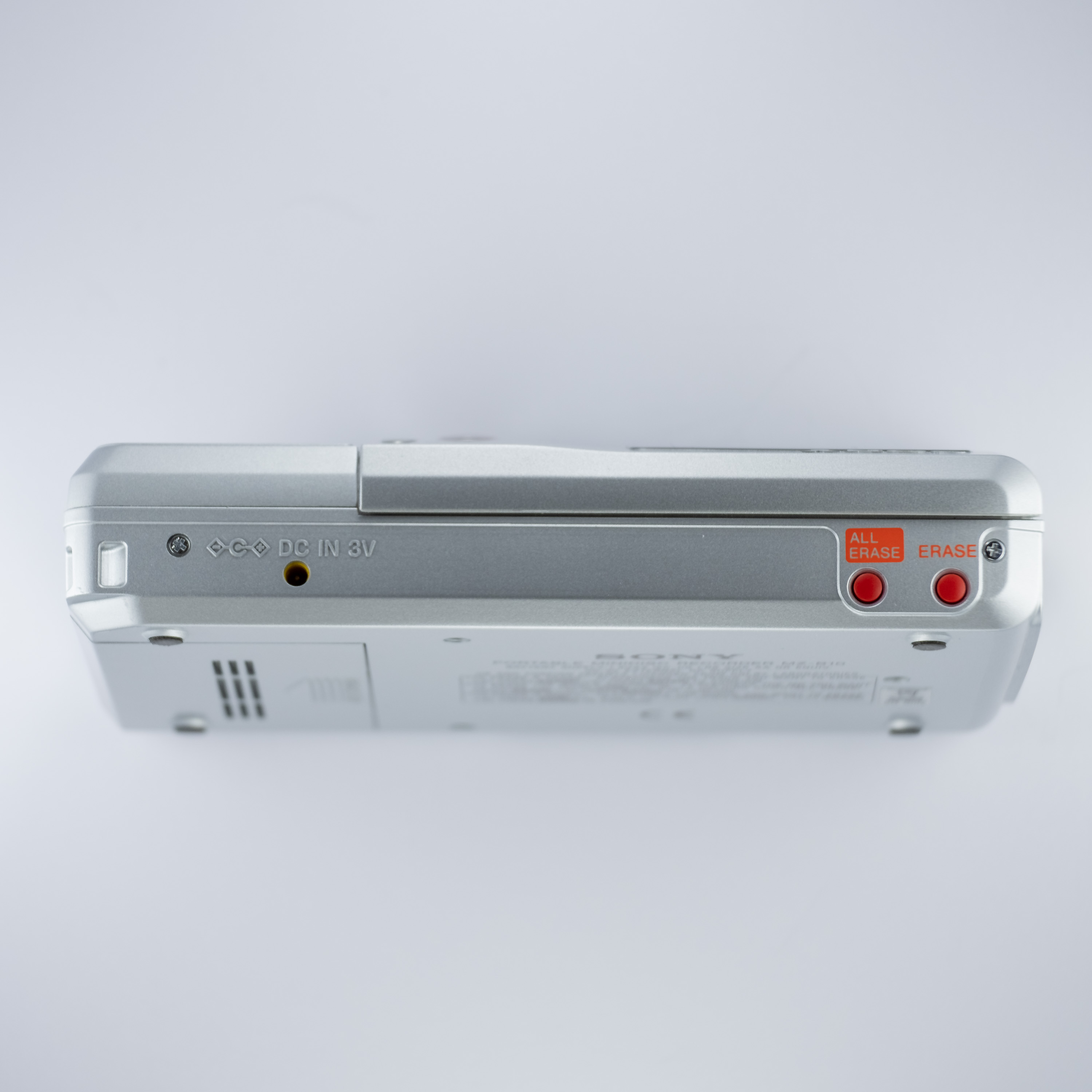 sony_mz_b10_back.jpg sony_mz_b10_back.jpg