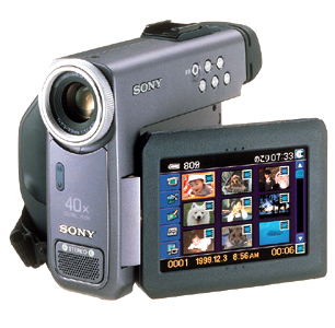 sony_dcm-m1_press.jpg sony_dcm-m1_press.jpg