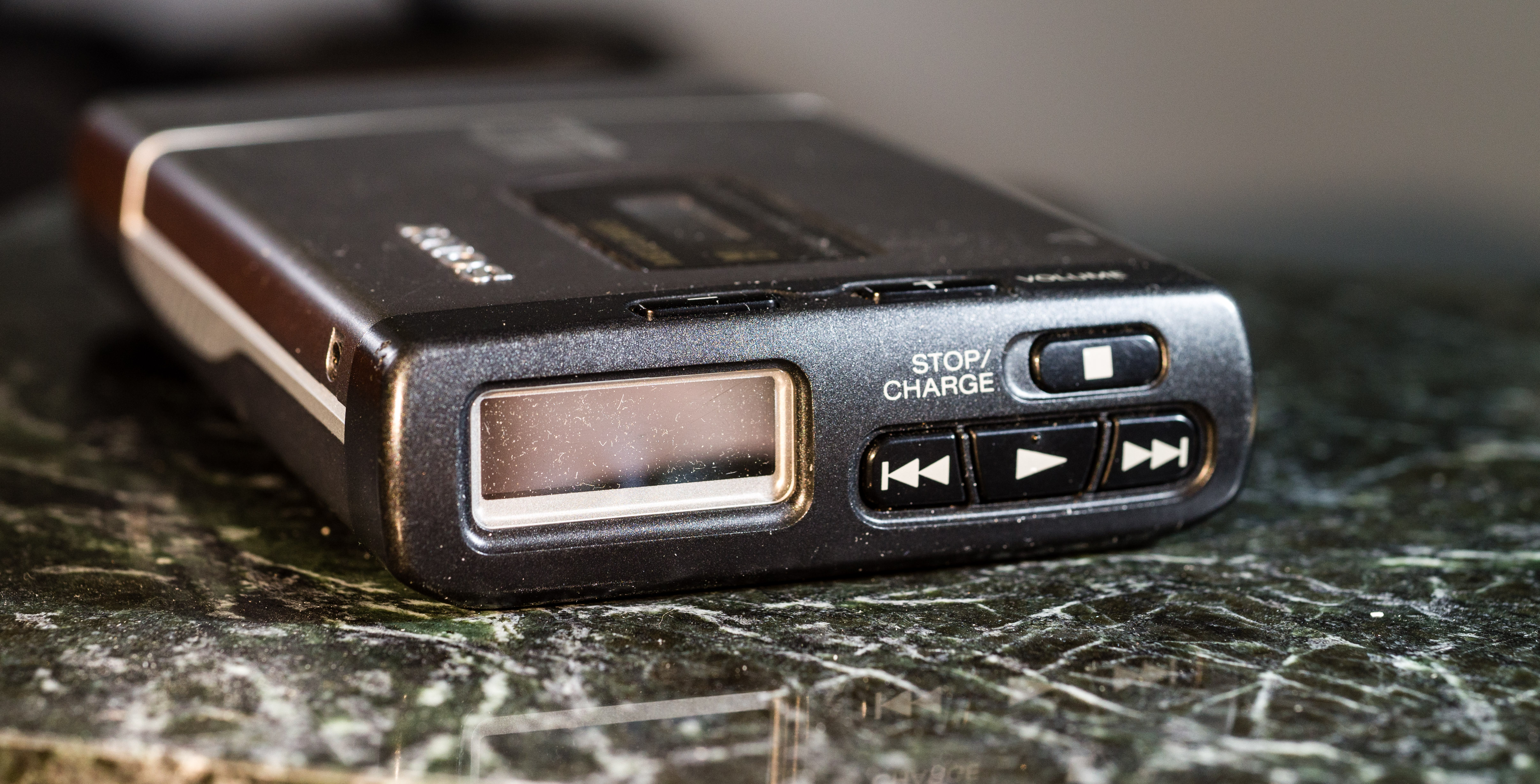 Sony MZ-E40 Right Sony MZ-E40 Right