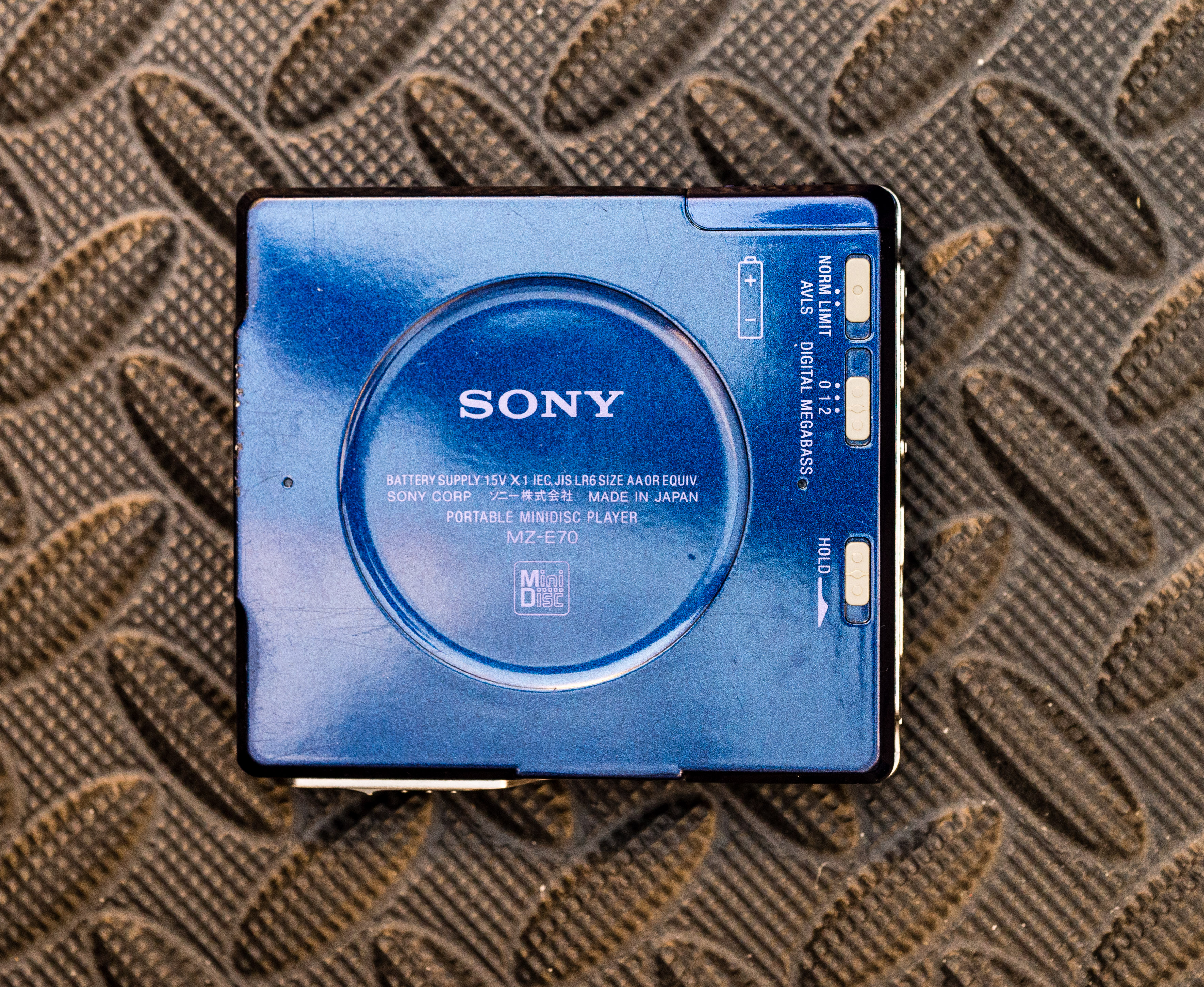 Sony MZ-E70 Bottom Sony MZ-E70 Bottom