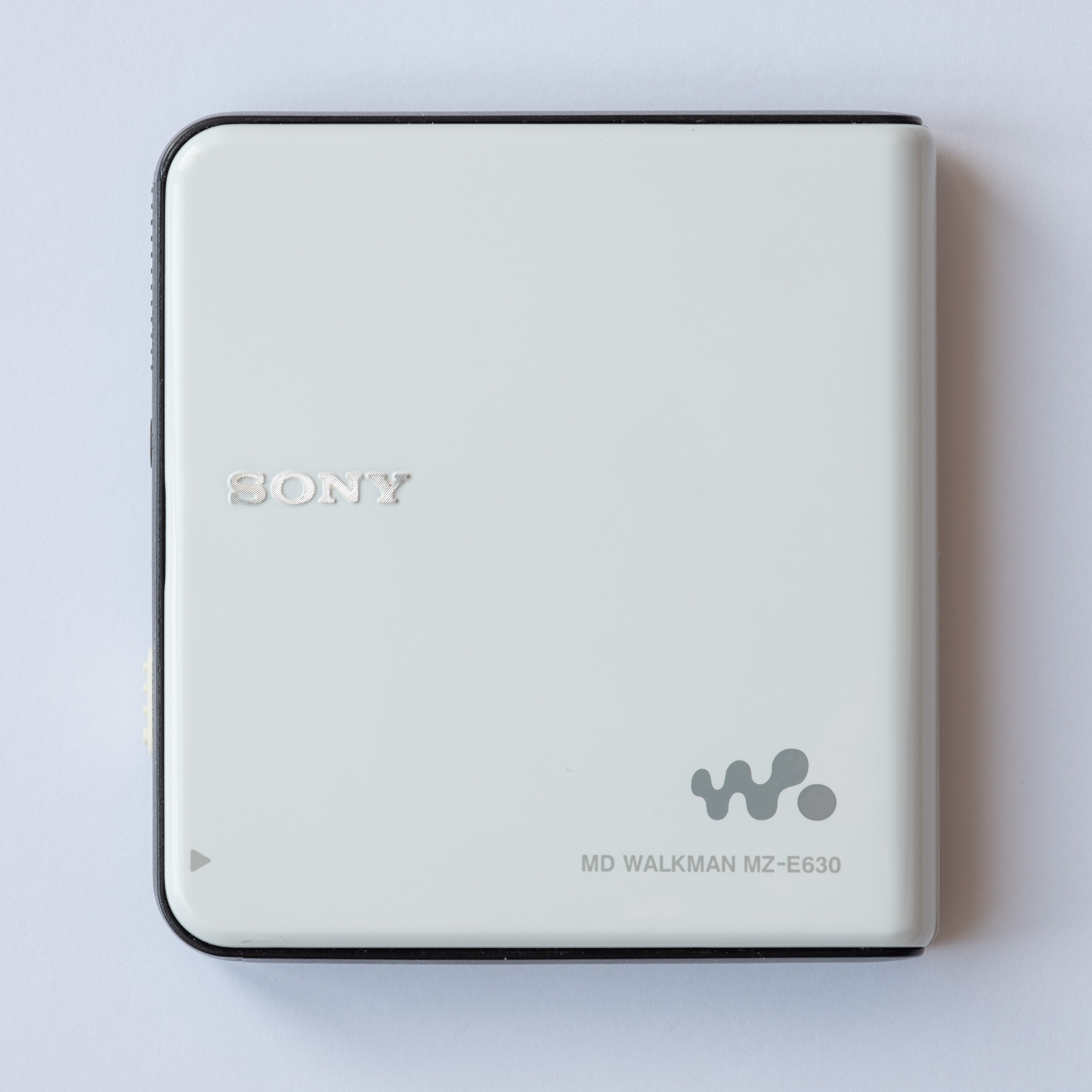 sony_mz_e630_white_top.jpg sony_mz_e630_white_top.jpg