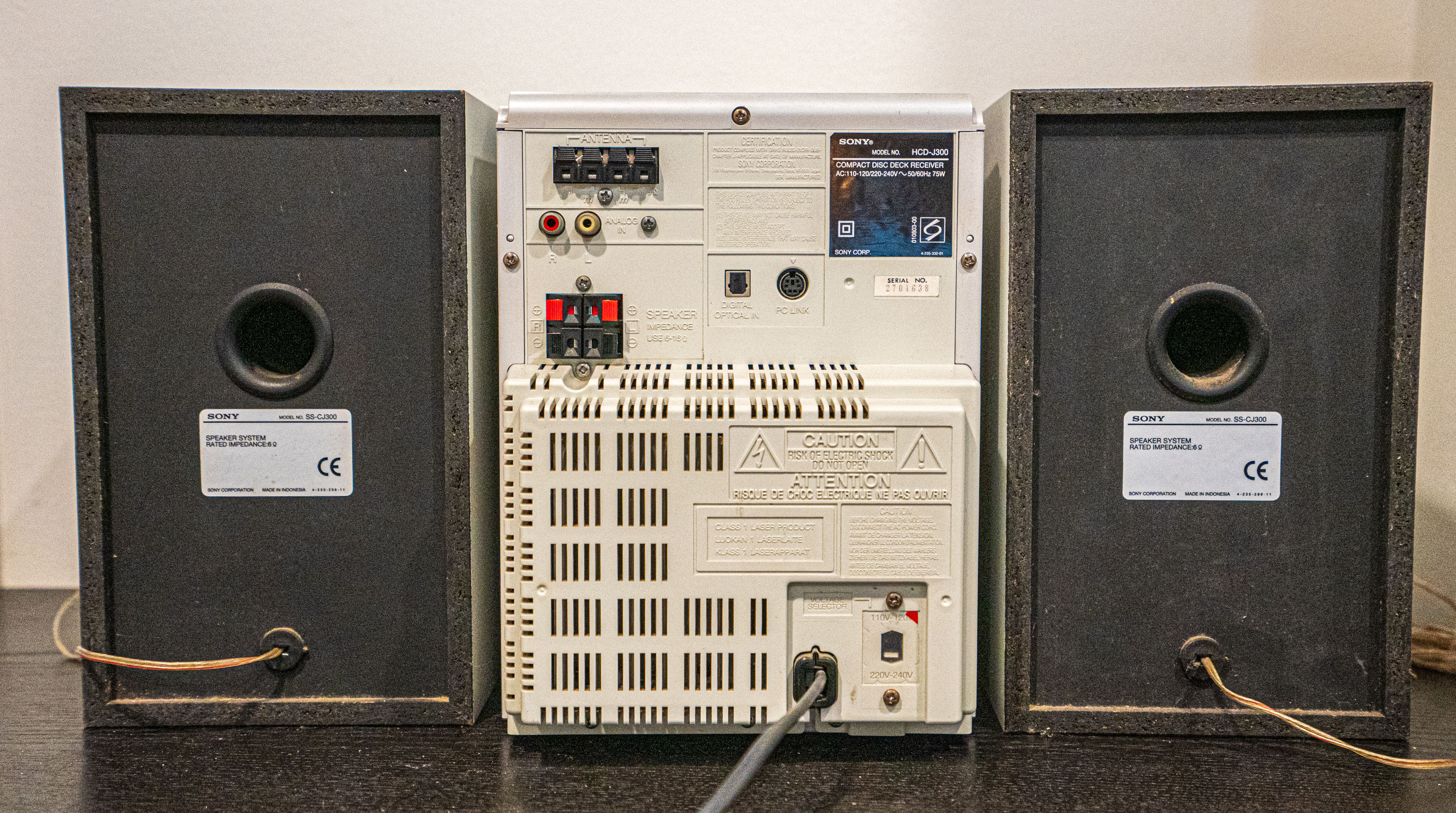 Back of DC500MD unit Back of DC500MD unit