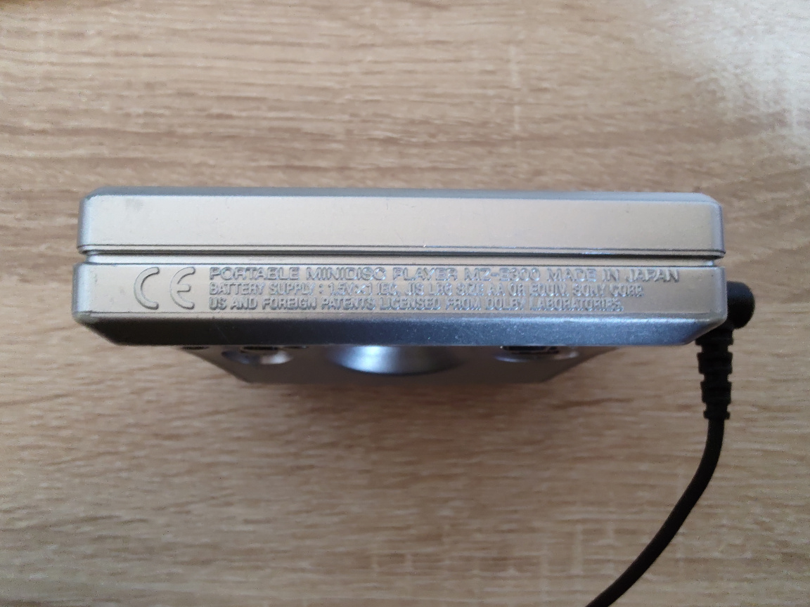 mz-e300_bottom.jpg mz-e300_bottom.jpg