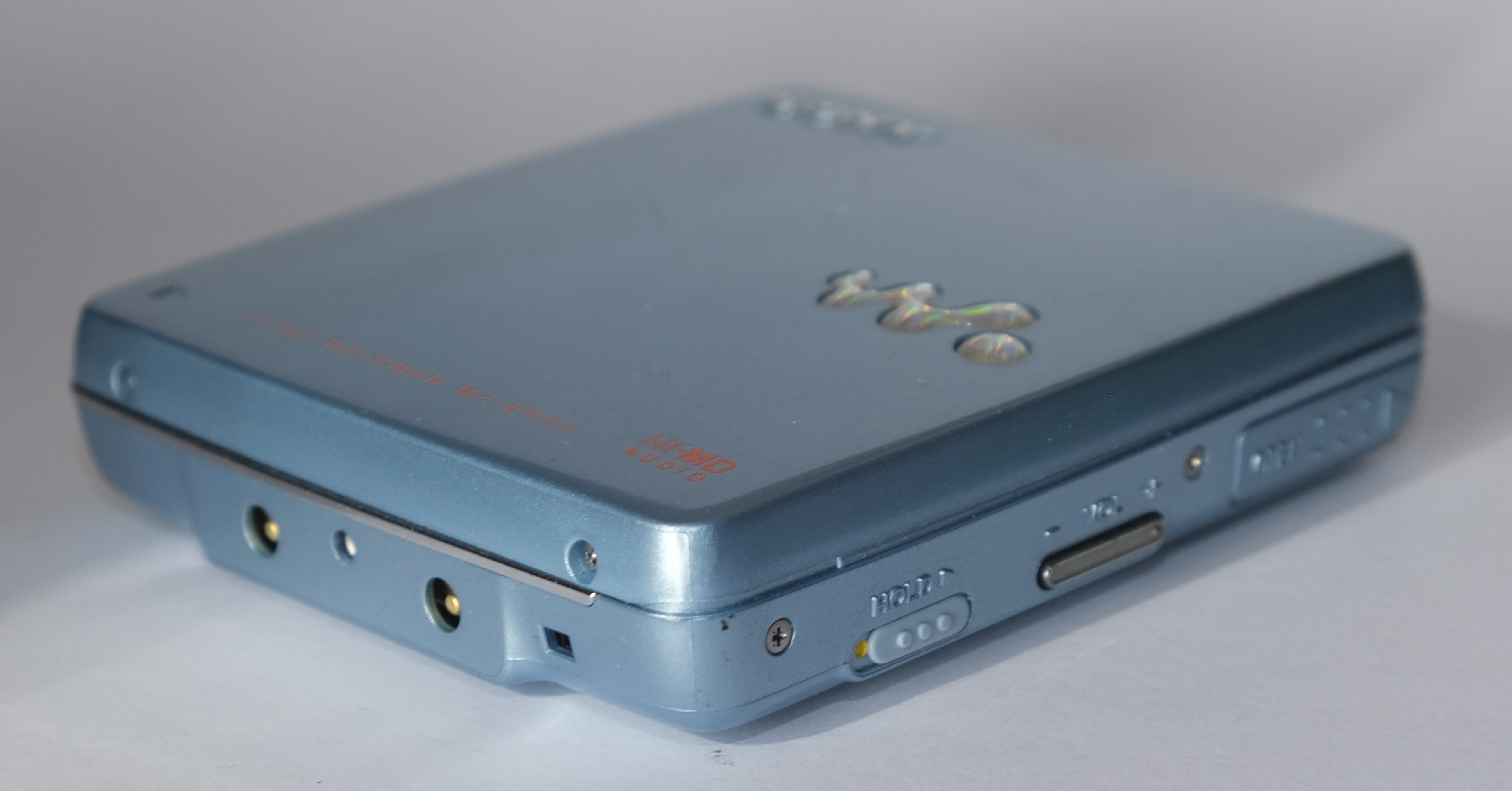 sony_mz_eh50_blue_side1.jpg sony_mz_eh50_blue_side1.jpg