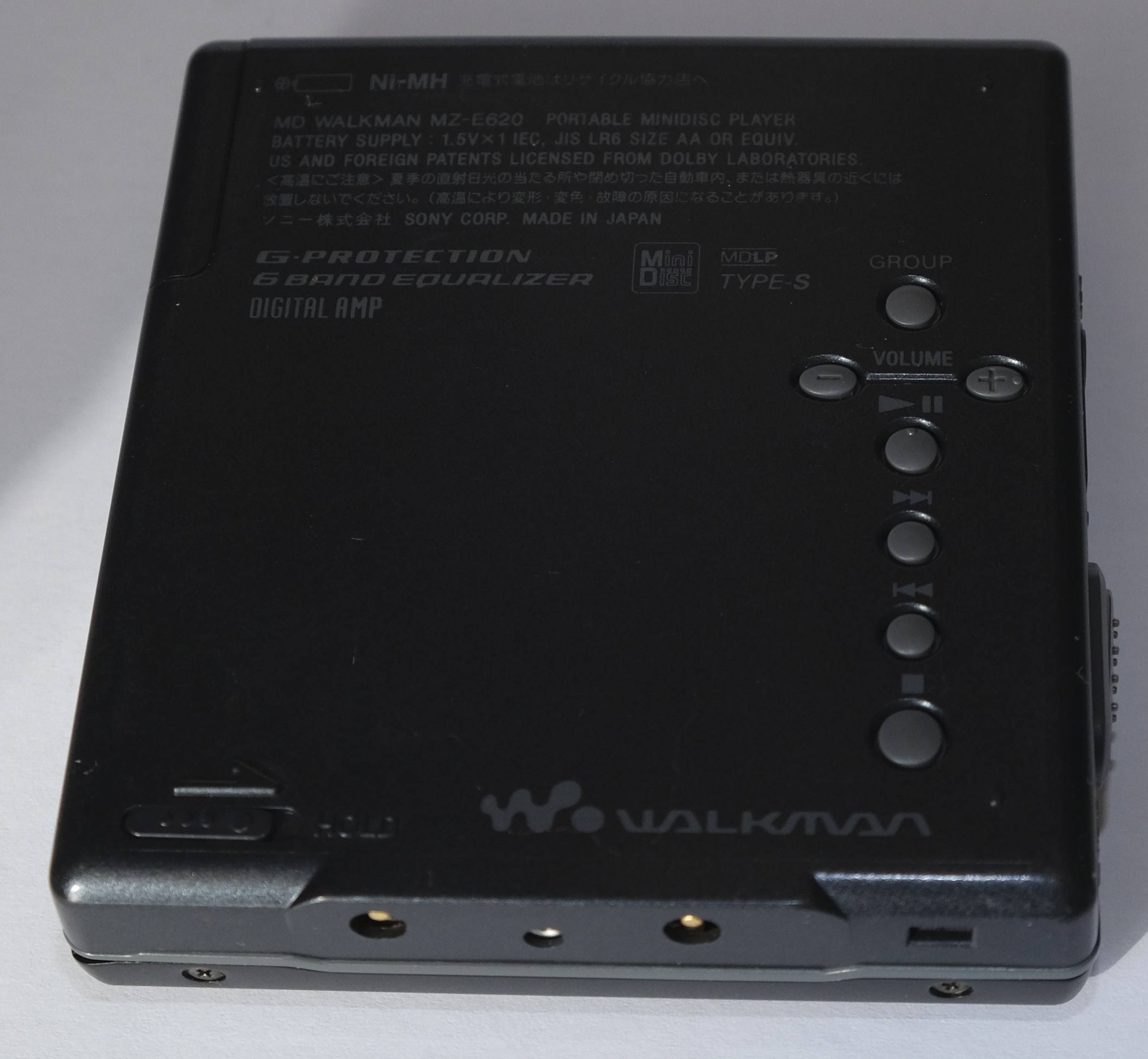 sony_mz_e620_black_bottom.jpg sony_mz_e620_black_bottom.jpg